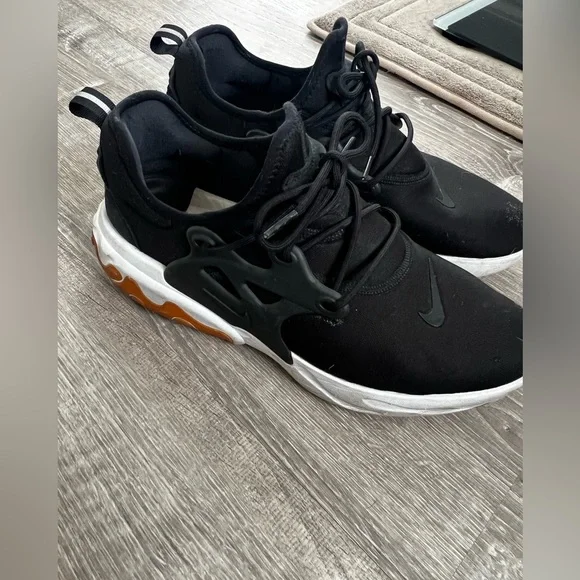 Mens BLACK NIKE REACT SIZE 12 - Picture 2 of 7
